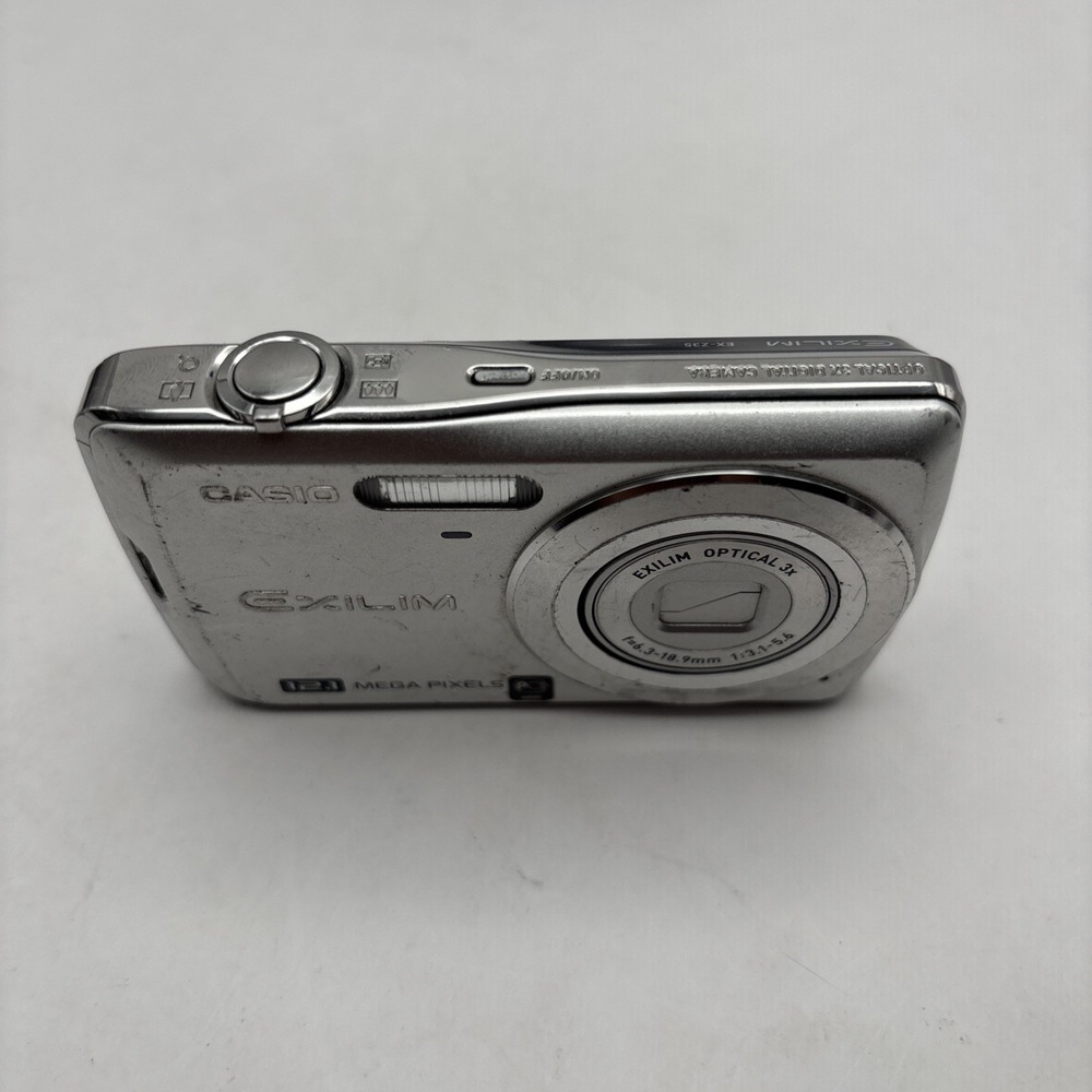 Casio EXILIM ZOOM EX-Z35 12.1MP Digital Camera - Silver 3x Optical 2.6" LCD - Picture 3 of 9